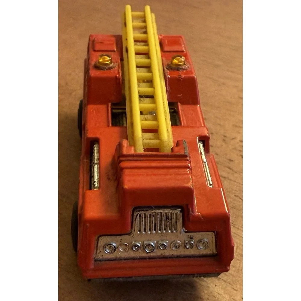 VIntage matchbox superfast no 22 blaze buster 1975 red lensey fire‎ truck